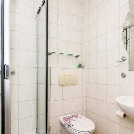 Appartement Kapitaenshaus Josame 2, Nur 350 M Zum Rostock